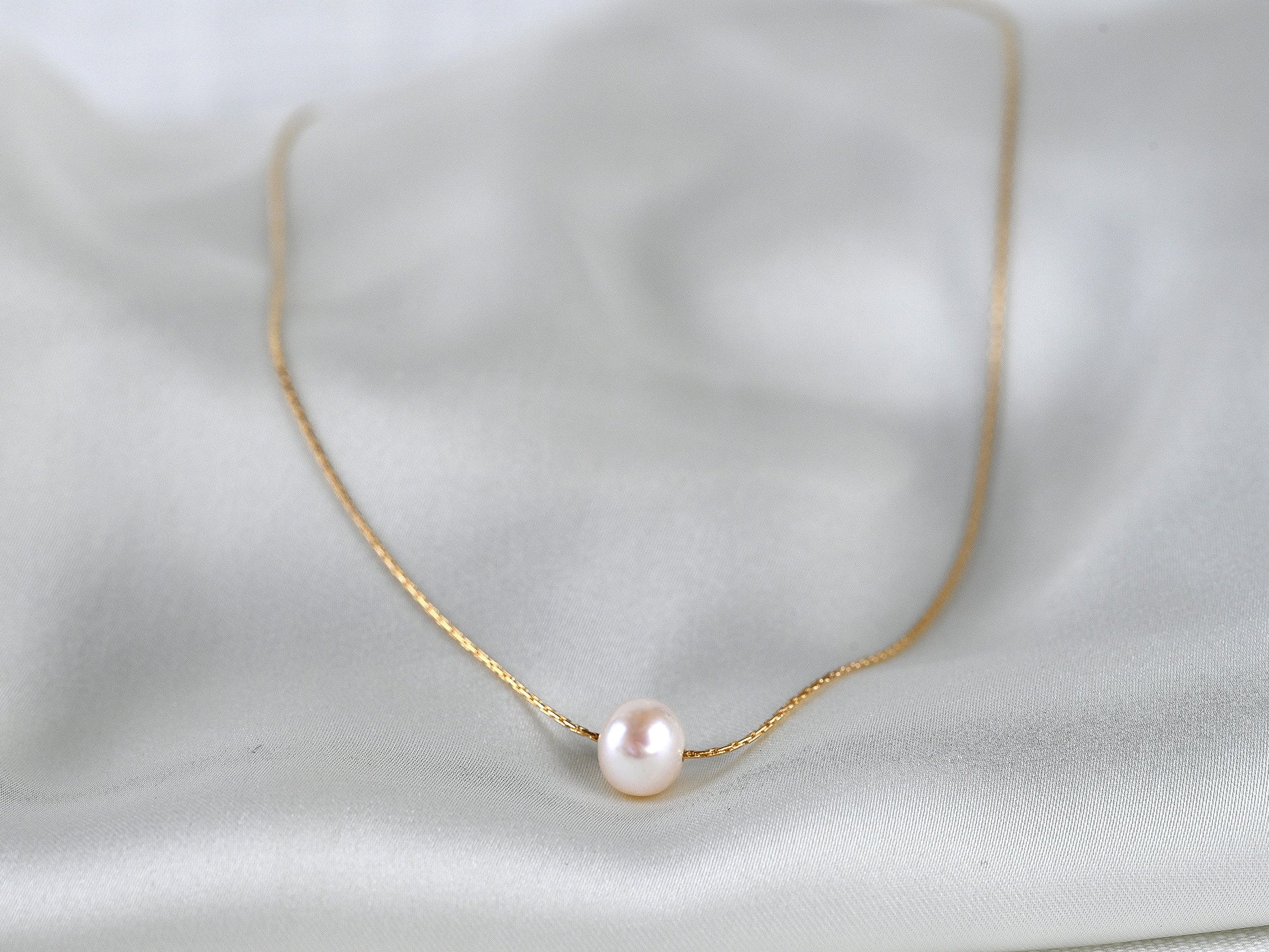 Floating Pearl Necklace